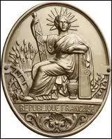 Le lendemain le trio tente de dvaliser un coffre-fort, mais ils sont surpris et prennent la fuite en laissant leur butin.  qui appartenait ce coffre ?