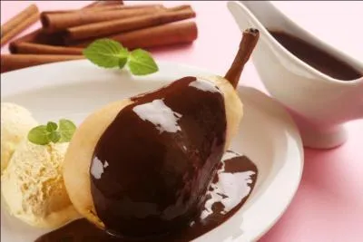 Il a compos  le roi carotte  qui est un opra-bouffe, mais a ne veut pas dire qu'on y chante la bouche pleine. Et si les brigands apprennent tout de la vie parisienne, c'est galement  lui qu'ils le doivent :