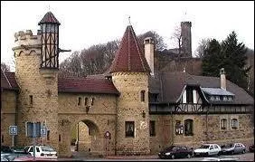 Nous allons maintenant en Lorraine,  Forbach ( Moselle ). La ville est chef-lieu ...