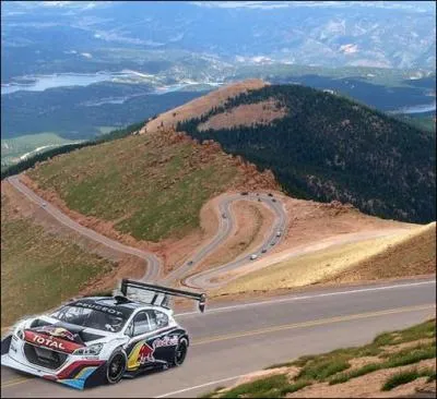 Petite dernire question technique : Quelle est la puissance du moteur de la froce et bestiale Peugeot 208 T16  Pikes Peak  que pilotera Sbastien Loeb le 30 juin prochain ?