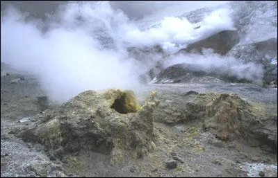 Qu'est ce qu'une fumerolle ?