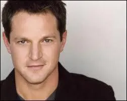 Quel est le nom de l'ex-mari de Quinn (saison 7) ?