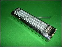 Cet instrument produit un son trs particulier dans les dfils du carnaval, c'est un :