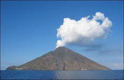 Dans quel pays se trouve le Stromboli ?