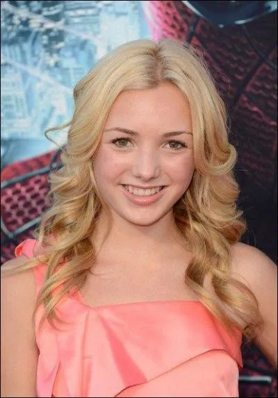 Quel est le nom de la soeur jumelle de Peyton Roi List ?