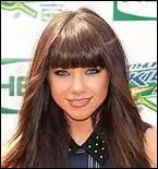 Joue-t-elle dans  Violetta  ?