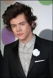 Avec qui Hazza est-il sorti derni�rement (juin 2013) ?