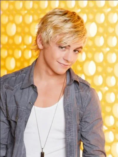 Comment s'appelle cet acteur qui joue Austin dans  Austin et Ally  ?