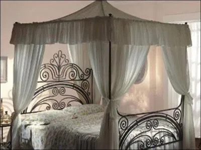 Quel est le nom de ce lit aristocratique ?