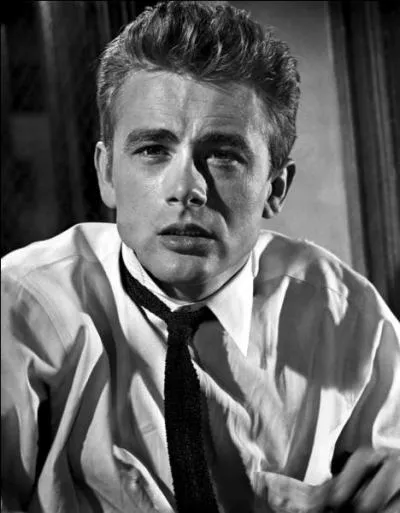 À quelle place L'American Film Institute a-t-il classé James Dean parmi les 25 meilleurs acteurs ?