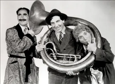 À quelle place L'American Film Institute a-t-il classé The Marx Brothers parmi les 25 meilleurs acteurs ?