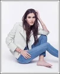 Son p�re s'appelle Emmanuel.