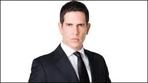 Comment s'appelle le pre de Violetta ?