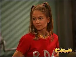 Dans la saison 1,  qui les lves de l'cole avaient-ils donn le surnom  Miss Hallween  ?