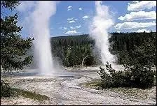 Comment s'appelle ce Parc clbre des Etats-Unis ? Il contient 2/3 des geysers du monde.