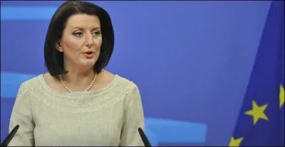 Atifete Jahjaga, issue de la police de son pays, est actuellement la Prsidente de la Rpublique du Kosovo.