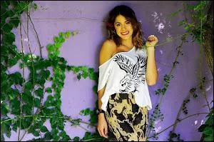 Comment s'appelle l'actrice qui joue Violetta ?