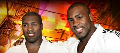 Dans quel muse parisien peut-on voir des clbrits reproduites en statues de cire ?