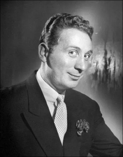 Qui a chant  Douce France  en 1943 ?