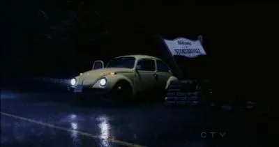 En quittant Storybrooke pour rentrer chez elle, Emma a un accident  cause de quel animal qui lui a bloqu la route ?