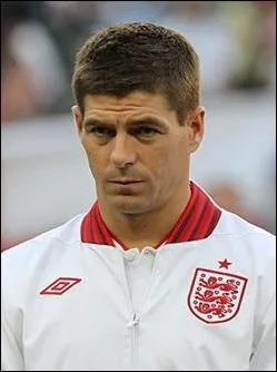 Steven Gerrard joue  Liverpool :