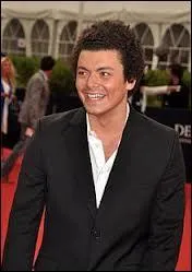 Quand Adam essaie de sduire Gina, il est plutt :