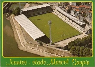 Comment s'appelle le premier stade du FC Nantes ?