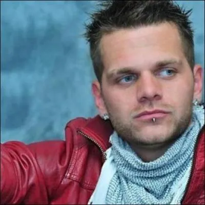 Completez :  J'aimerais ... qu'elle ... mademoiselle Valrie 