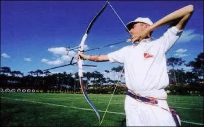 Dans quel pays, le tir  l'arc est-il le sport national ?