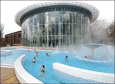  La perle des Ardennes  est une ville francophone de Belgique connue pour son thermalisme. Depuis 2010, avec les villes thermales de Vichy et Bath, elle fait partie de l'itinraire europen des villes thermales historiques, reconnu au mme titre que celui des chemins de Saint-Jacques-de Compostelle. C'est :