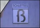 Quel est le logo des toilettes que doit utilis Slim dans  Les Oprateurs  ?