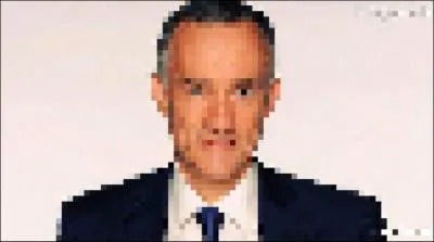 Mesdames, messieurs, bonsoir ! Qui est cet animateur TV ?