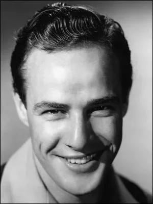 Marlon Brando joue dans un film de...