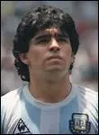  Naples, cet international argentin est le meilleur buteur et a soulev le 2e trophe de Coupe du monde de l'Argentine en 1986 :