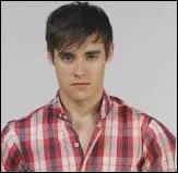 Et lui, comment s'appelle-t-il ?