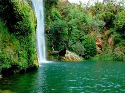 Combien de % reprsente l'eau douce par rapport au volume d'eau total prsent sur Terre (le reste tant de l'eau sale) ?