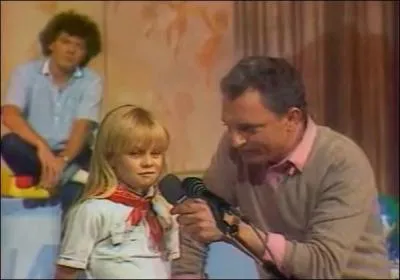 Qui est cette petite fille qui interprte Emilie Jolie avec Jacques Martin dans  l'Ecole des fans  ?