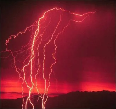 La foudre peut monter ou descendre :