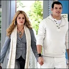 Rosalie est en couple avec ...