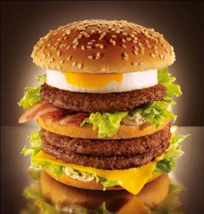 Pour commencer ce tour du monde, voici le  Mega Tomago , un burger bien apptissant et facile  manger ! Dans quel pays pourrez-vous le dguster ?