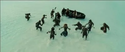 Jack Sparrow est parvenu  ouvrir le coffre et  s'emparer du coeur de Davy Jones. Il court vers la plage pour le cacher. Dans quoi Jack Sparrow cache-t-il le cur ?