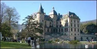 Je pars  Vizille ( Isre ) visiter ce joli chteau. La ville est chef-lieu ...