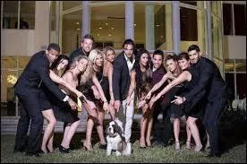 Qui sont les deux anges anonymes ?