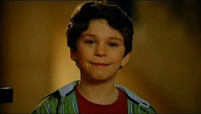 Comment s'appelle le fils de Larry ?