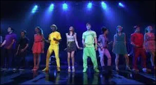 Quelle chanson passe  la fin de la saison 1 ?