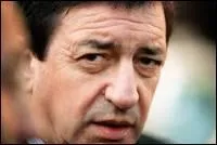 Chef du Raid en 1986, il gre avec succs la prise d'otages du palais de justice de Nantes et parvient  interpeller Georges Courtois et ses complices.