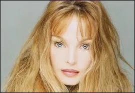 Dans quel pays Arielle Dombasle est-elle ne ?