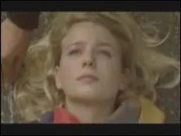 Dans le clip  comme des enfants , elle dit :