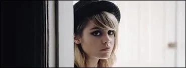 Coeur de Pirate a-t-elle rompu avec le pre de son enfant ?