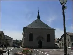 La ville de Faulquemont ( Moselle ) est chef-lieu ...